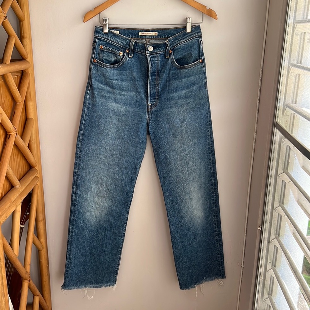 Levis Ribcage Straight Ankle Length Frayed Hem 29